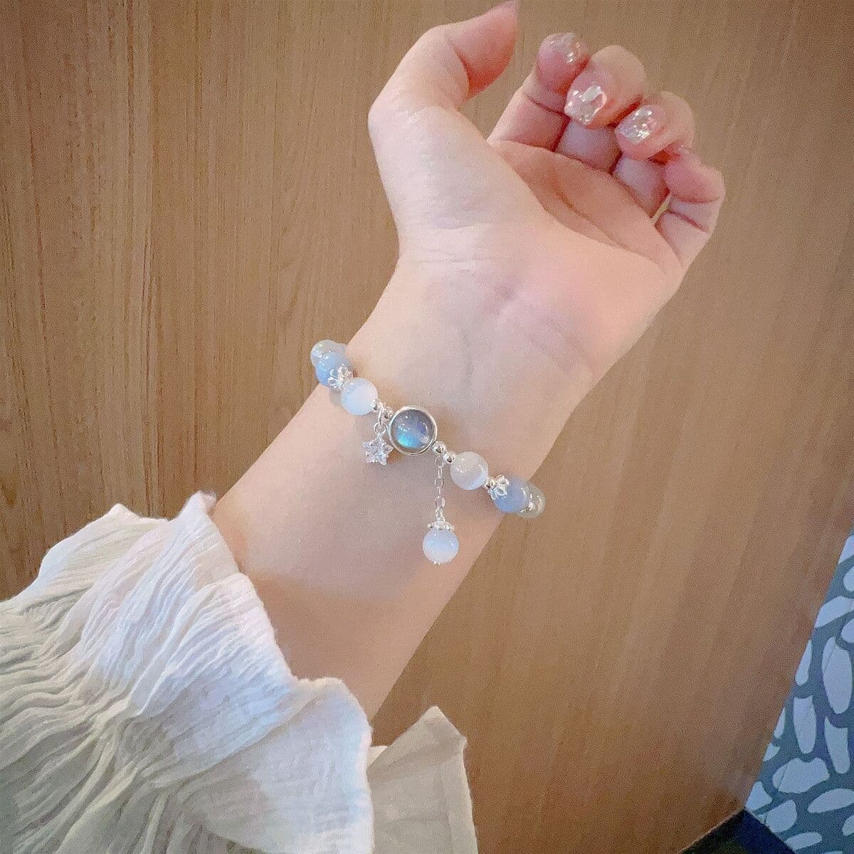 2023 новый браслет с бабочкой из искусственного кошачьего глаза женский дизайн нишевый дизайн серый браслет с лунным светом...