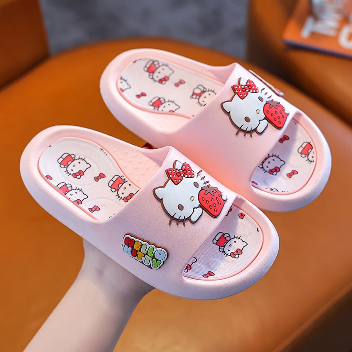 Детские тапочки-сандалии Sanrio для дома, нескользящие, для девочек и мальчиков, слипоны, мультяшные, с изображением Hello...