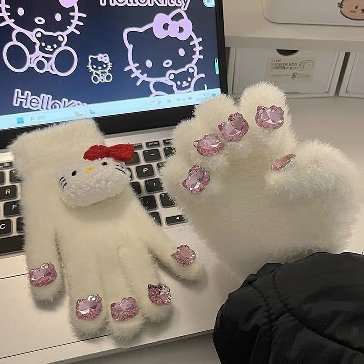 Маленькая красная книга та же модель kt перчатки со стразами и стразы Hello Kitty перчатки зимой теплые норковые волосы...