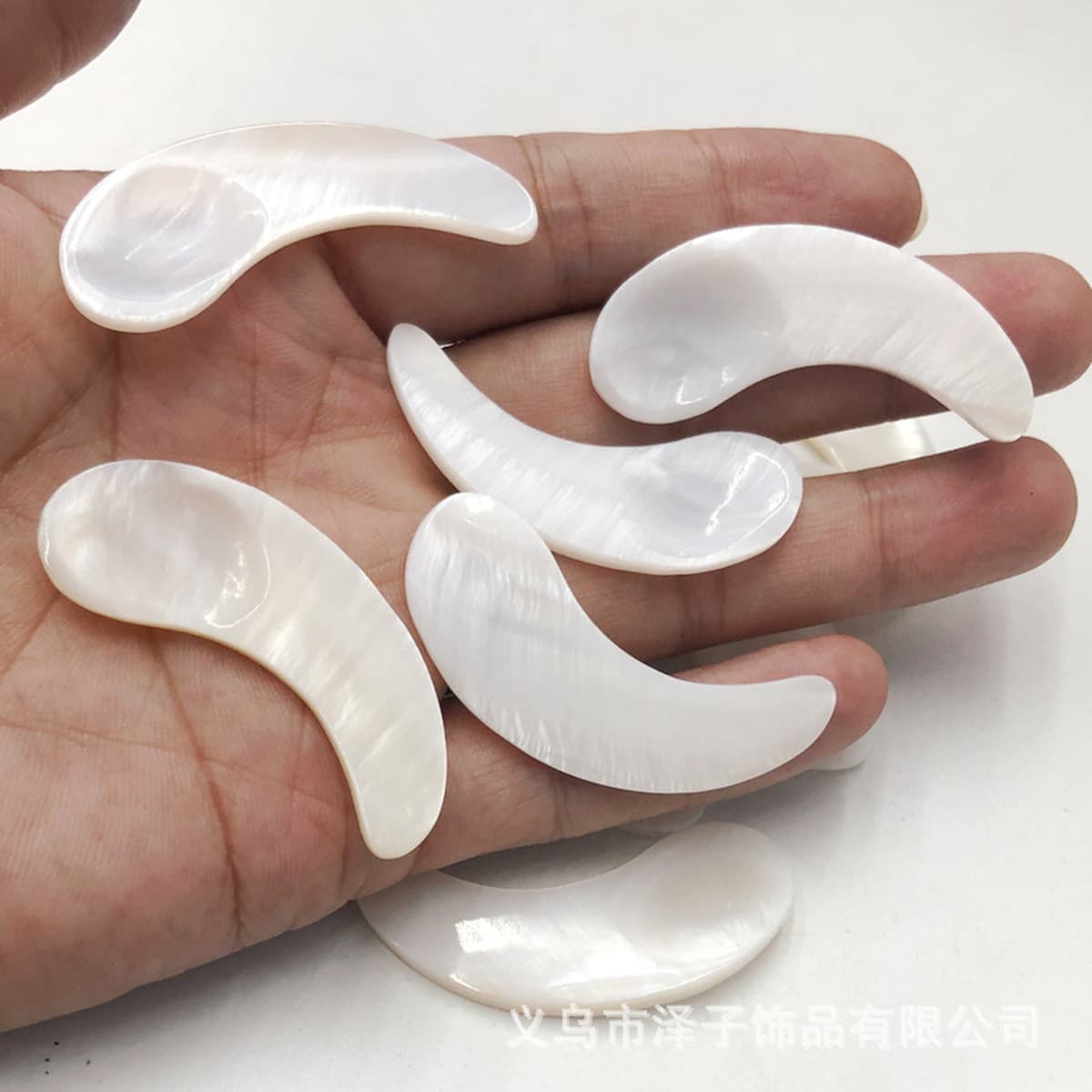 Маска маленькая ложка Икра ложка Shell Spoon из натуральной оболочки Beauty Care Tool