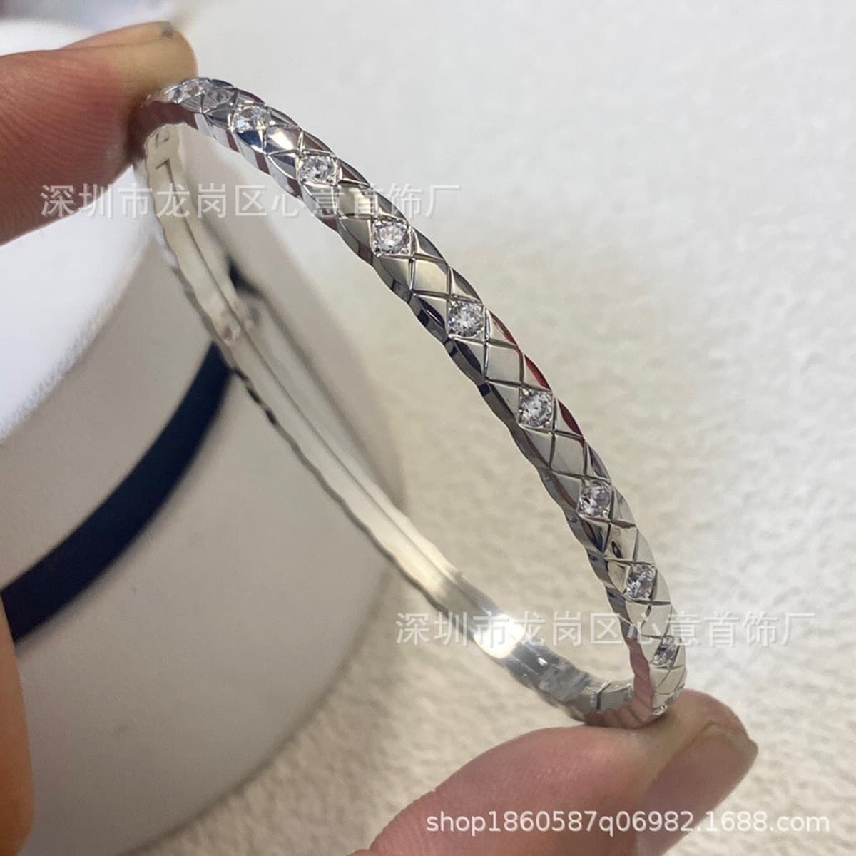 Seiko High Edition маленький ароматный бриллиант браслет 18k розовое золото с бриллиантами широкая пара в клетку coco...